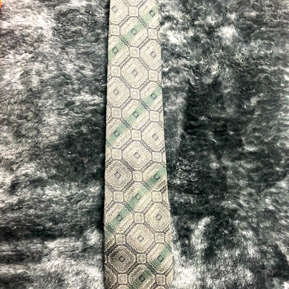 3 for $15 New Ties Elegant Various Colours - Picture 10 of 17